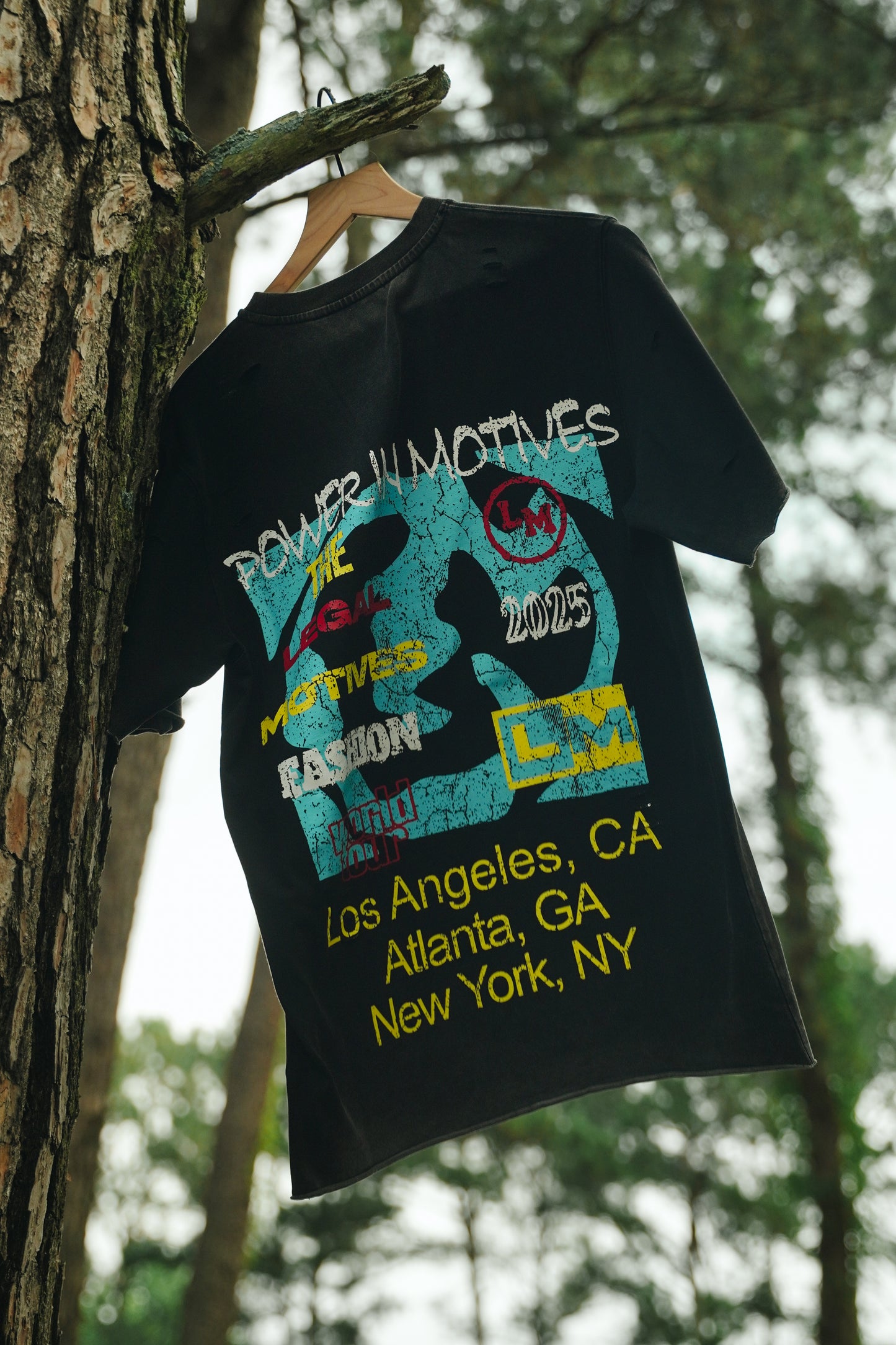 "LM WORLD TOUR TEE"